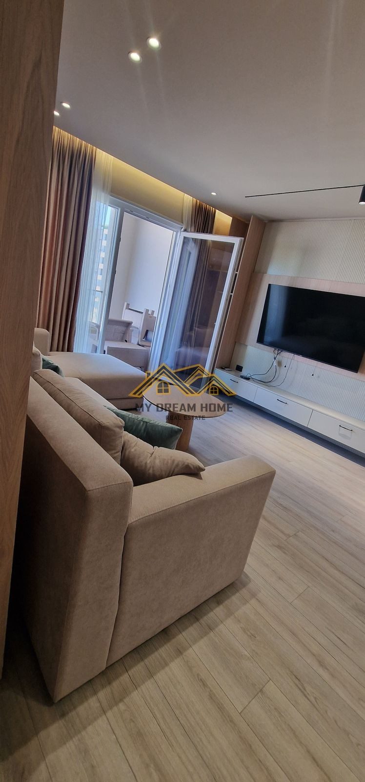 Shitet apartament 1+1 ne plazh Hekurudha 2