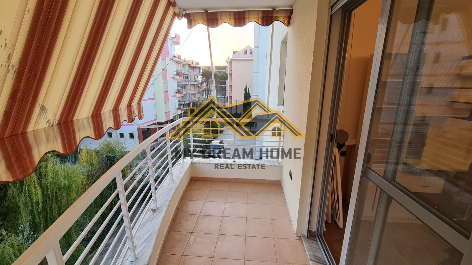 SHITET APARTAMENT 2+1 NE PLAZHIN GOLEM 2