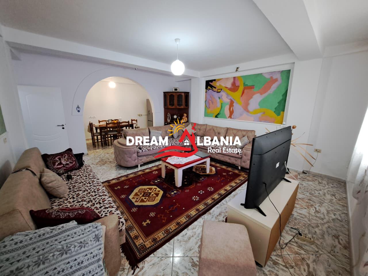 Vile 2 Kateshe+Papafingo ne Shitje, Brenda Unazes Vogel, prane Arkivit Qendror ne Tirane (ID 4151212)