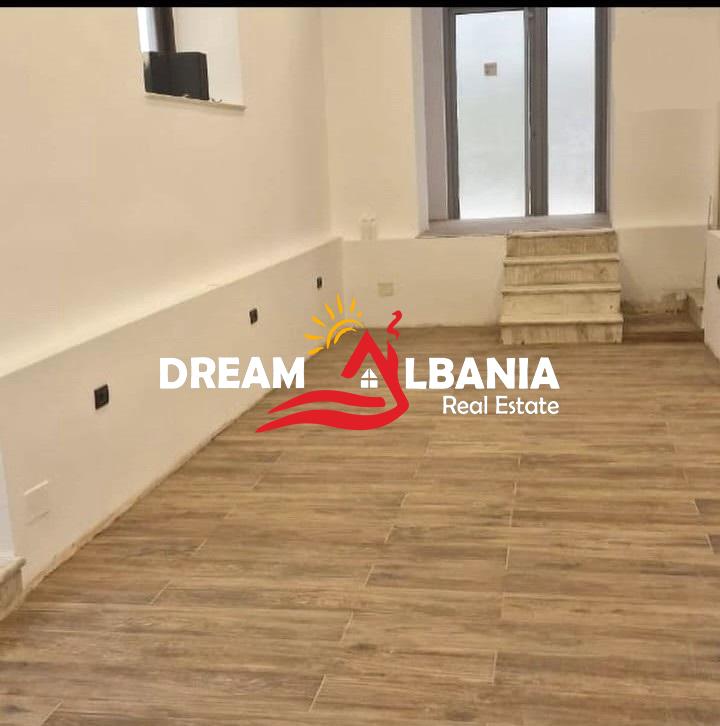 Dyqan per shitje prane Stacionit te Trenit, Tirane(ID 4171449)