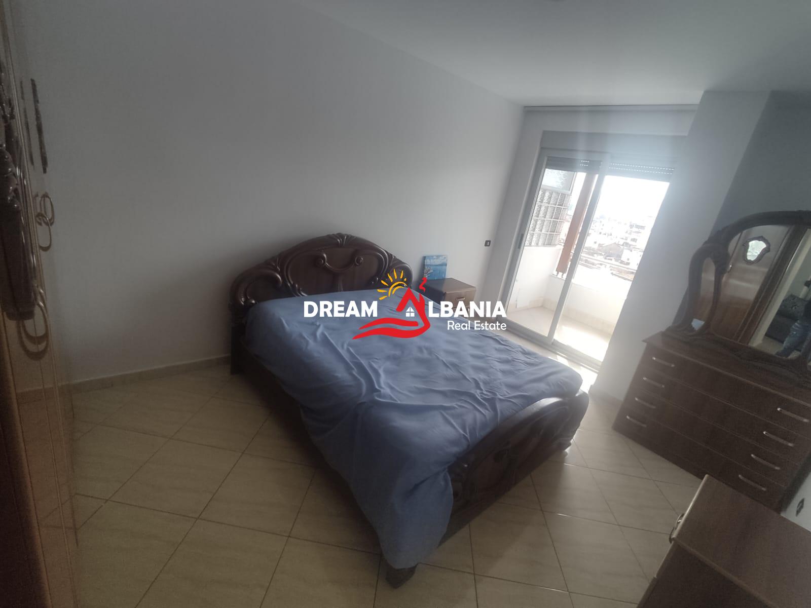 Jepet Apartament 2+1 me qera ne zonen e Xhamllikut prane Shkolles Niket Dardani ( ID 42215495 ) 4