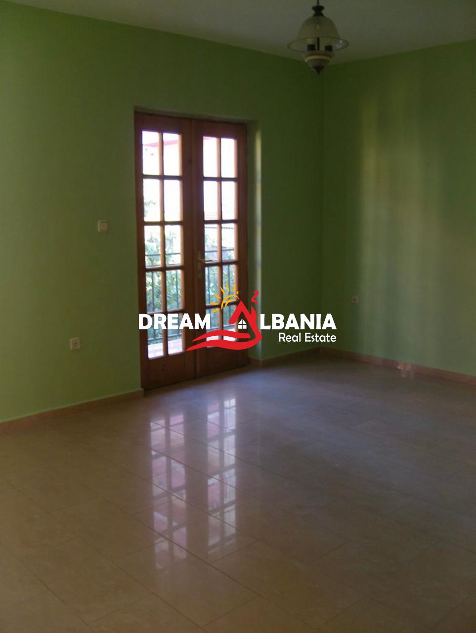 Vile 3 Kateshe ne shitje ne zonen e Don Bosco prane kompleksit Vizion Plus (ID 4151040).