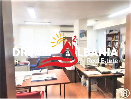 Zyre dupleks ne shitje ne bllok prane librit Universitar ne Tirane (ID 4161046)