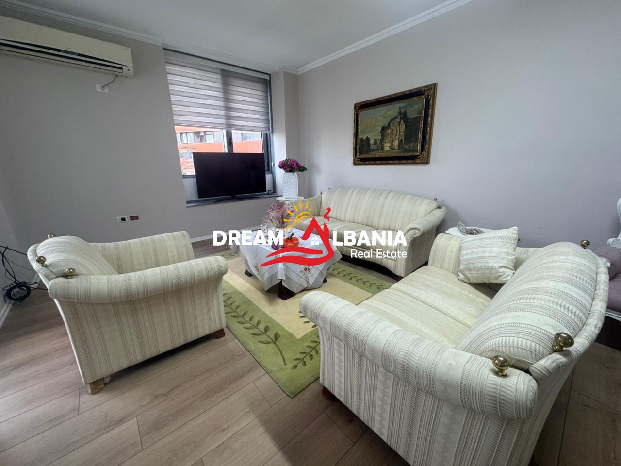 Apartament 2+1+2 me qera ne Qender prane Toptani Center, Tirane (ID 42215411). 3