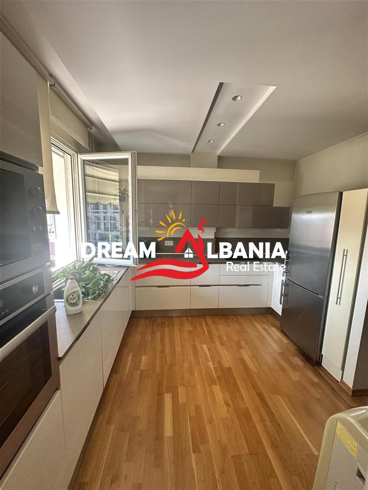 Zyra me qera ne Bllok ,Tirane (ID 42611194). 4