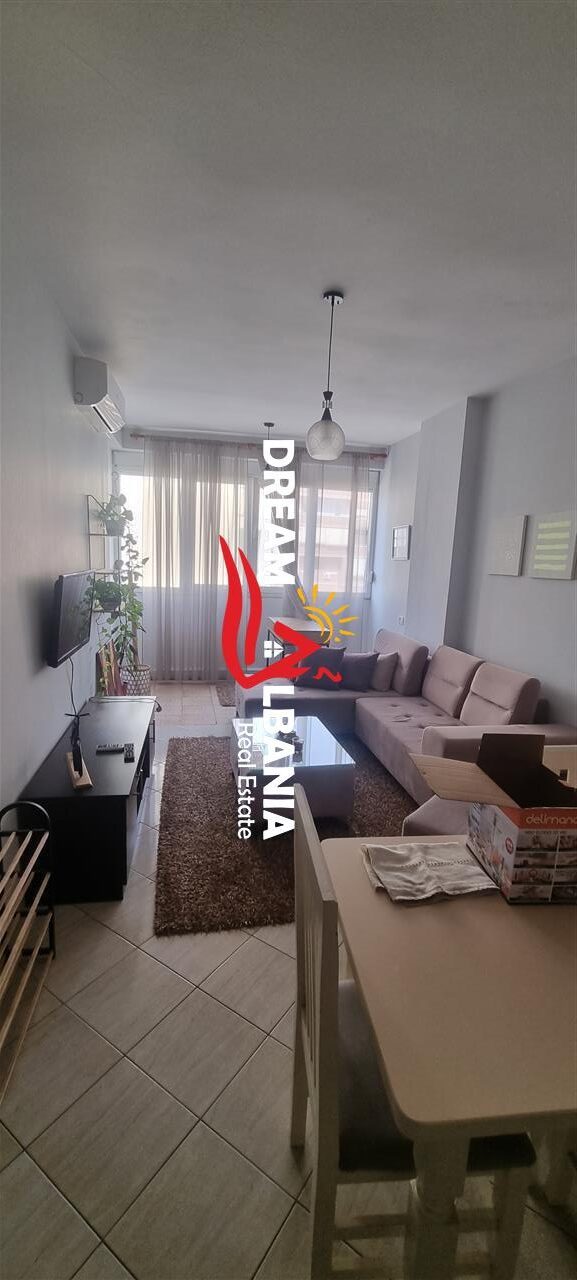 Jepet Apartament 1+1 me qera Tek Medreseja, rruga Riza Cerova (ID 42115635) 2