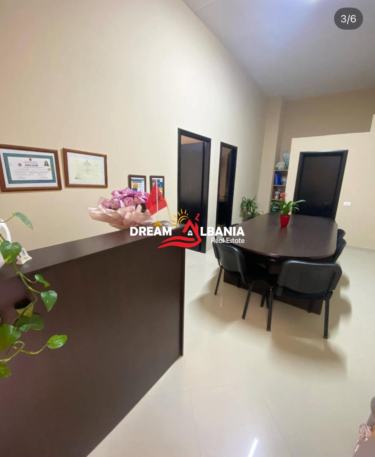 Shitet Dyqan – Kinostudio, Pranë Intermedica dhe Unazës së Madhe (id 4171635)