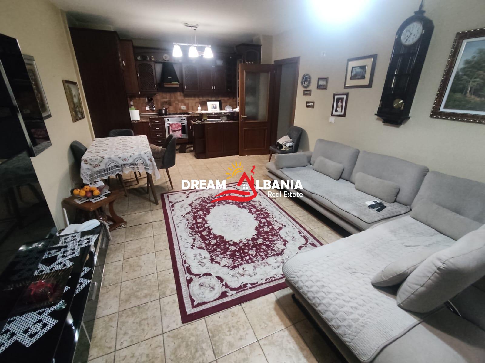 Zyre 3+1+2wc me qera prane Rruges se Sales ne Tirane ( ID 4231483) 2