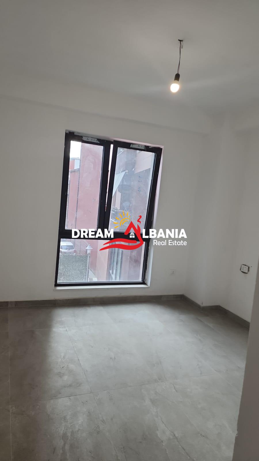Ambient Biznesi me Qera ne Mes Rruges Myslym Shyri dhe Rruges Kavajes (ID 42611421) 3