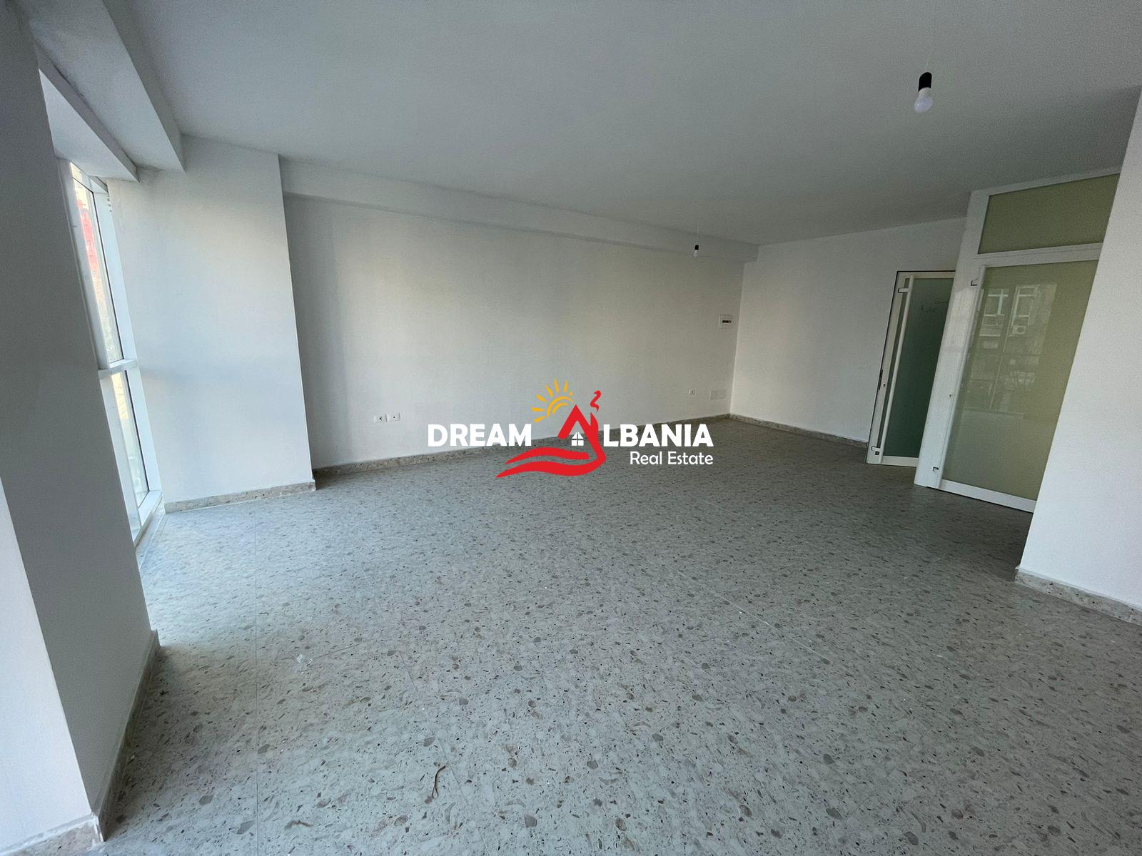 Ambient Biznesi me qera rruga e Dibres prane Farmacise 10 ID (4271921)