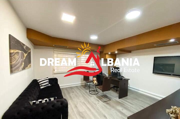 Ambient Komercial/Zyre ne Shitje prane sheshit Willson, ne Tirane (ID 4161090) 3