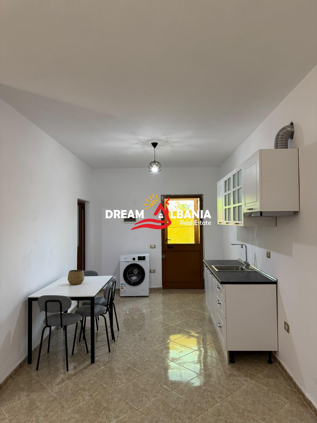 Jepet me qera kat i dyte i nje vile ne zonen e Shkozes prane Rrethrrotullimit (ID 4241095) 4