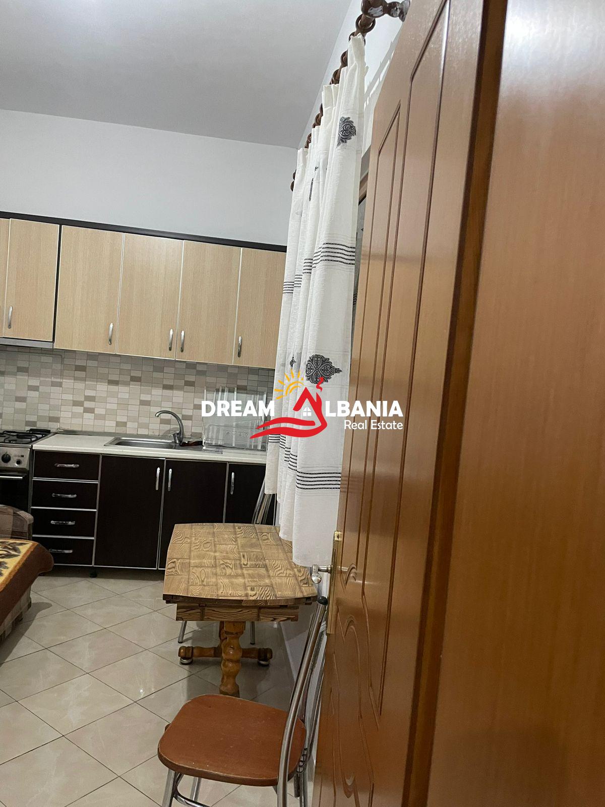 Jepet kat vile me qera 1+1 ne 5 Maj, Tirane (ID 4251465)
