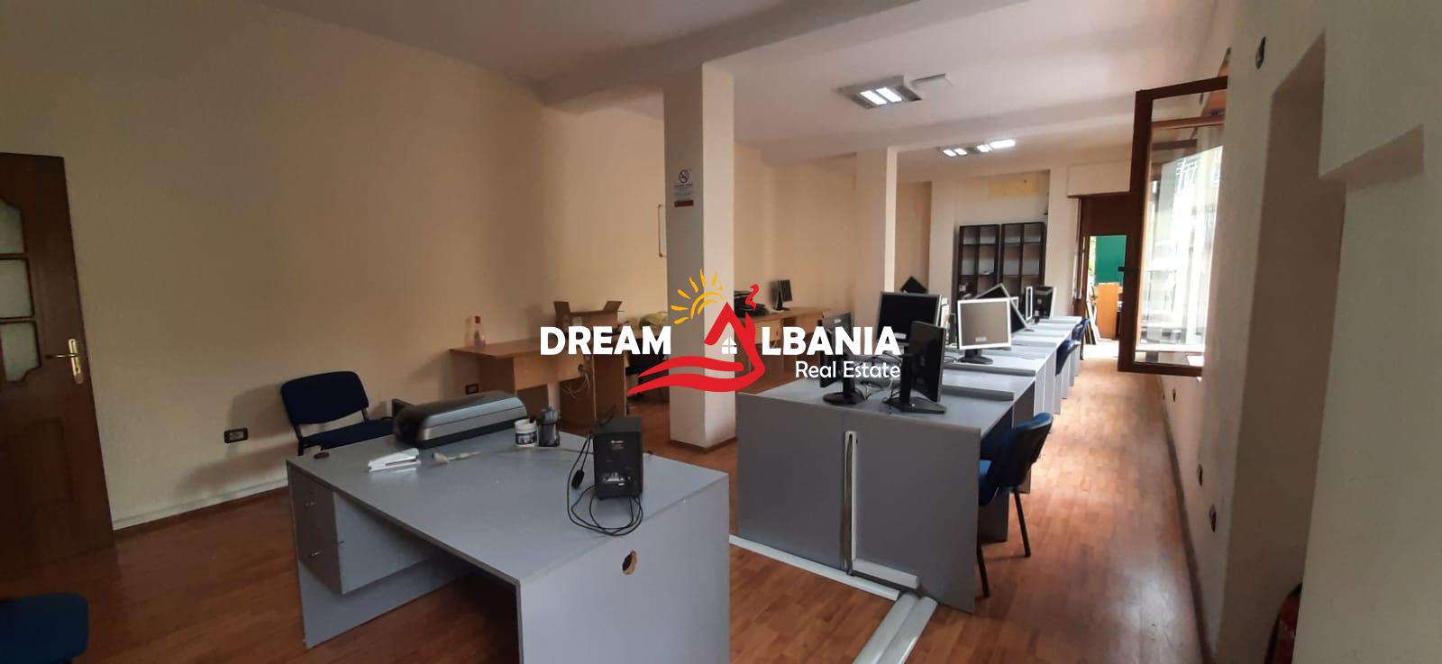 Zyre me qera ne Bllok, prane ish Farmacise Greke, ne Tirane (ID 4261312)