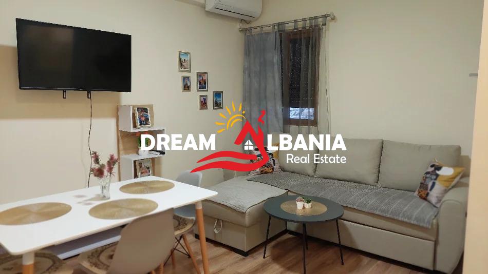 Jepet Apartament 1+1 me qera kati i pare i nje shtepie Private ne Myslym Shyri (ID 4241093)