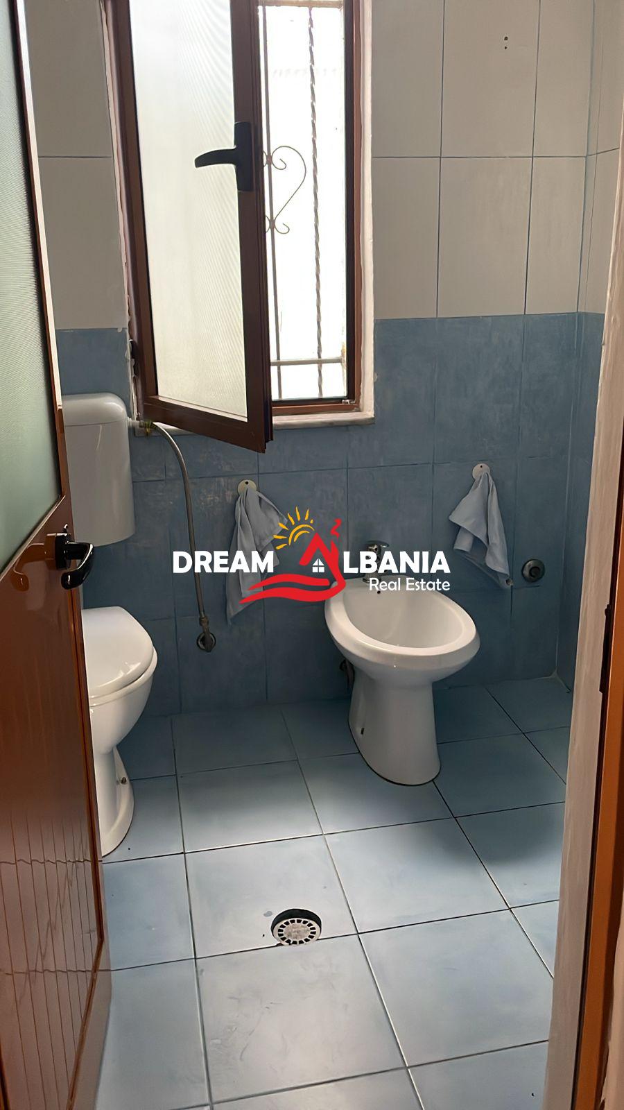 Shtepi private 1+1+Dyqan ne shitje prane Terminalit te Veriut, Tirane (ID 4141047)