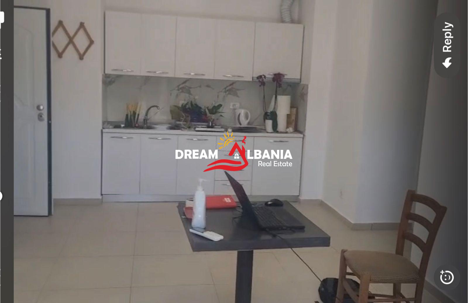 Ambjent zyre 2+1 me qera tek Bulevardi Zogu i Pare, Tirane (ID 42211185) 2