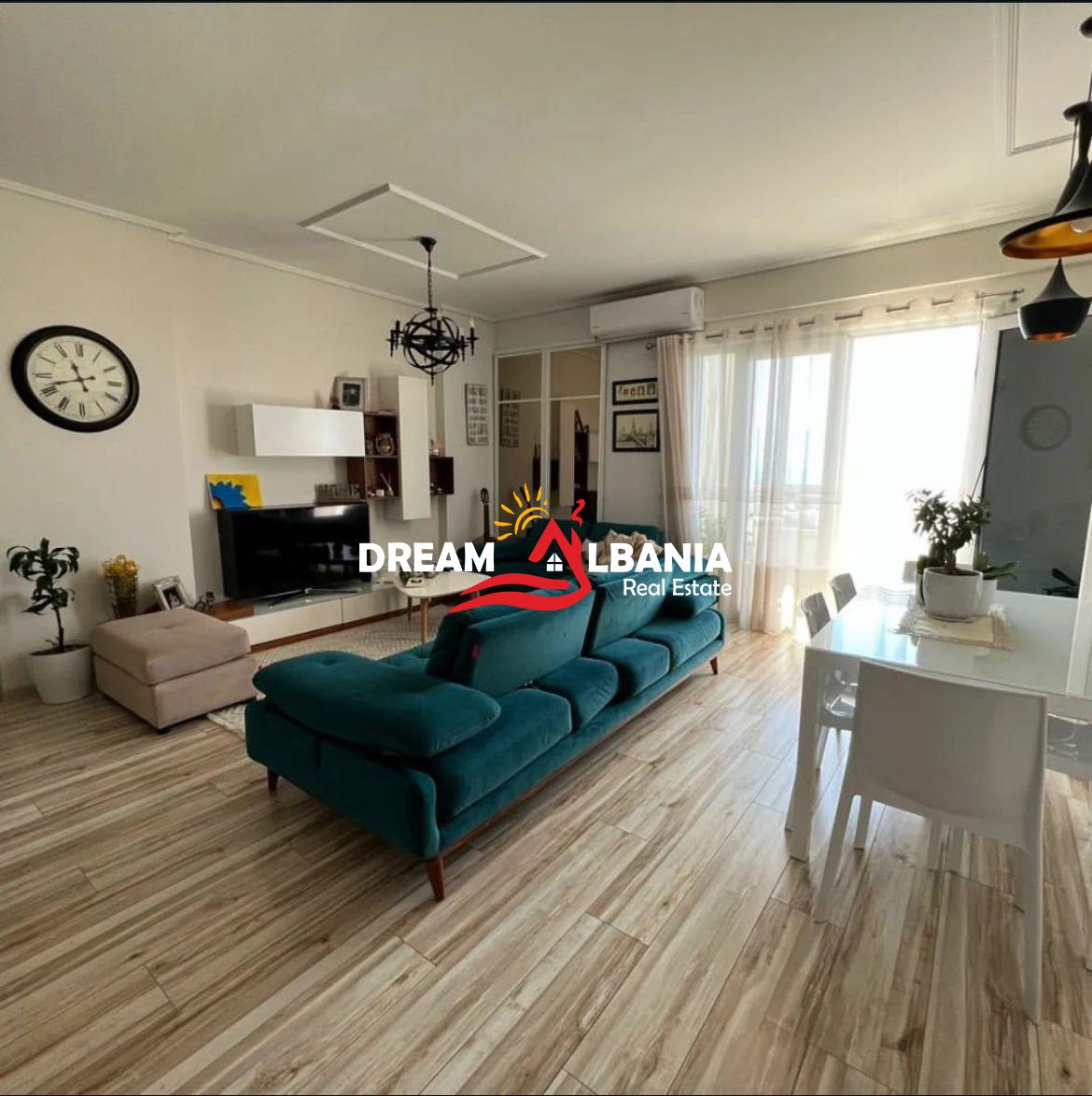 Super Apartament 3+1+2 ne shitje ne Vlore prane Lungomares (ID 4131419)