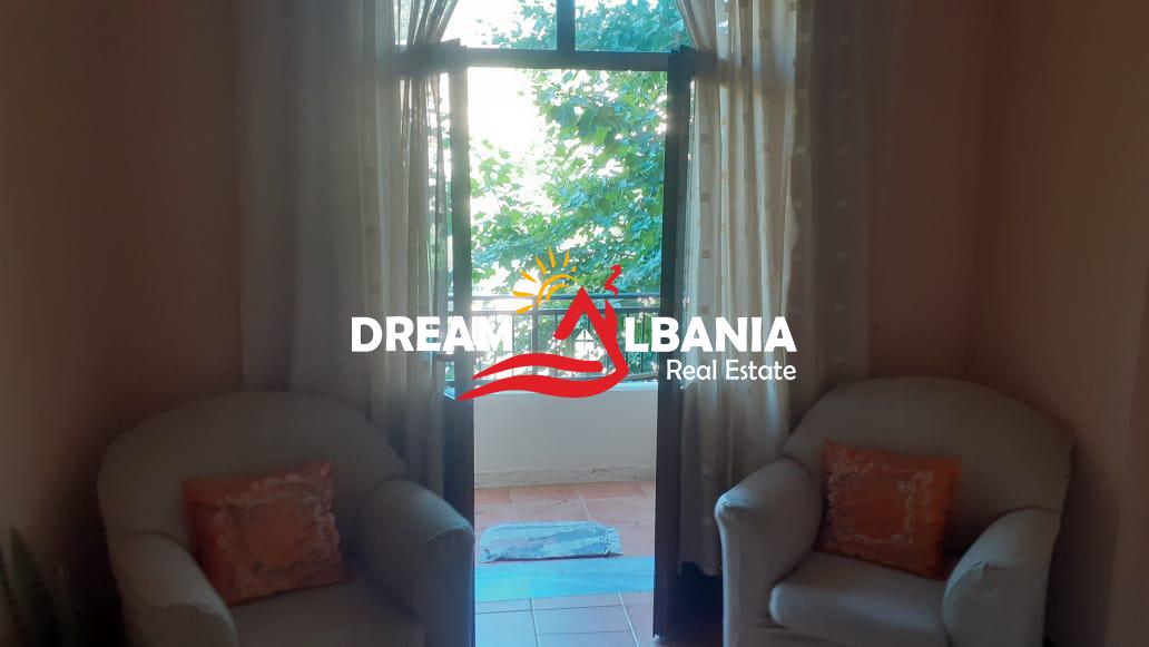 Shtepi Private + Ambjent Biznesi ne shitje ne Lushnje prane Stadiumit(ID 4151151).