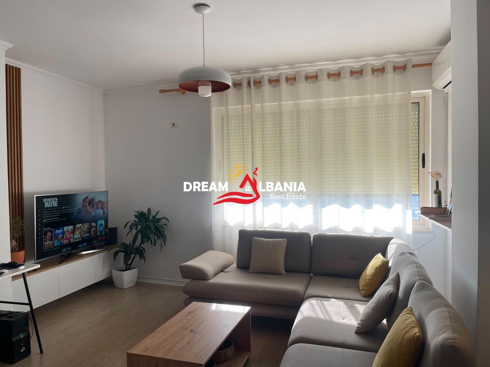 Jepet me Qira Apartament 1+1 në Don Bosko pranë Viva Market. ( 42111646)
