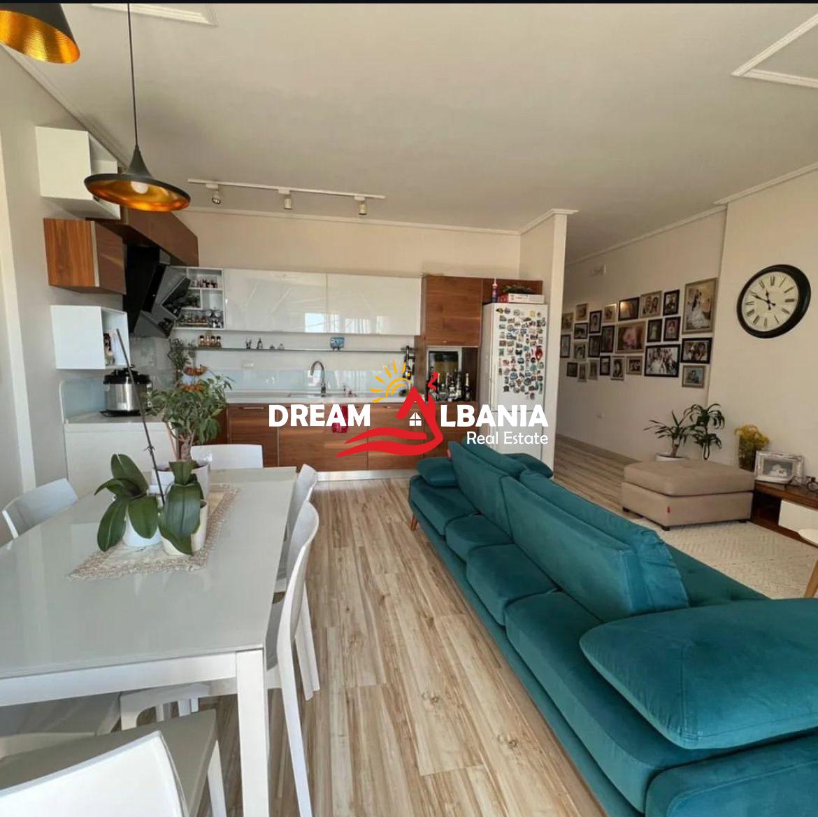 Super Apartament 3+1+2 ne shitje ne Vlore prane Lungomares (ID 4131419) 2