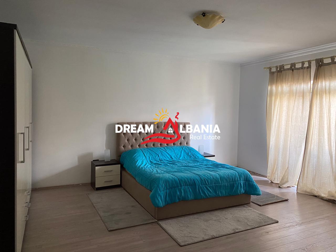 Apartamente 2+1 me qera ne rrugen e Bogdaneve prane Qendres ne Tirane (ID 4221928 )