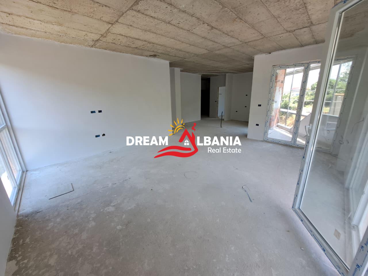 Dubleks 3+1 ne shitje tek liqeni I thate prane Radisson Hotel ne Tirane (ID 5131001) 3