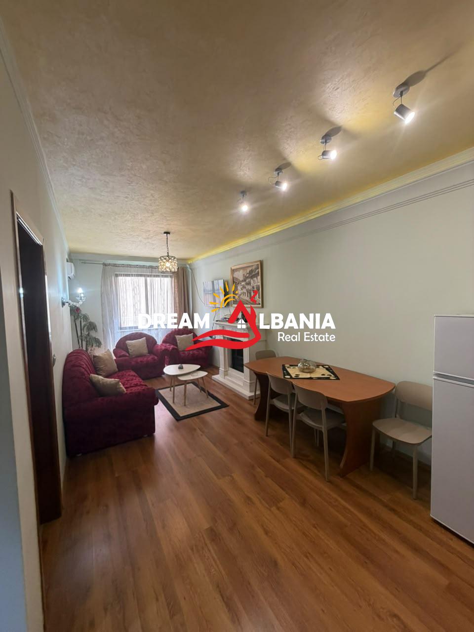Jepet me Qira Apartament 1+1 – Pranë Xhamisë së Tabakëve ( 42111631)