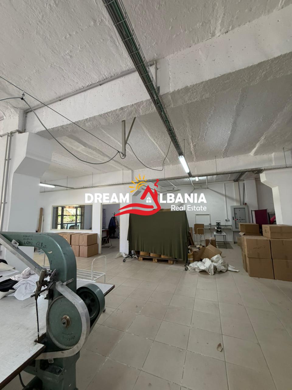 Godinë Biznesi me Qera tek Rruga Fabrika e Qelqit- tirane (4281306) f 4