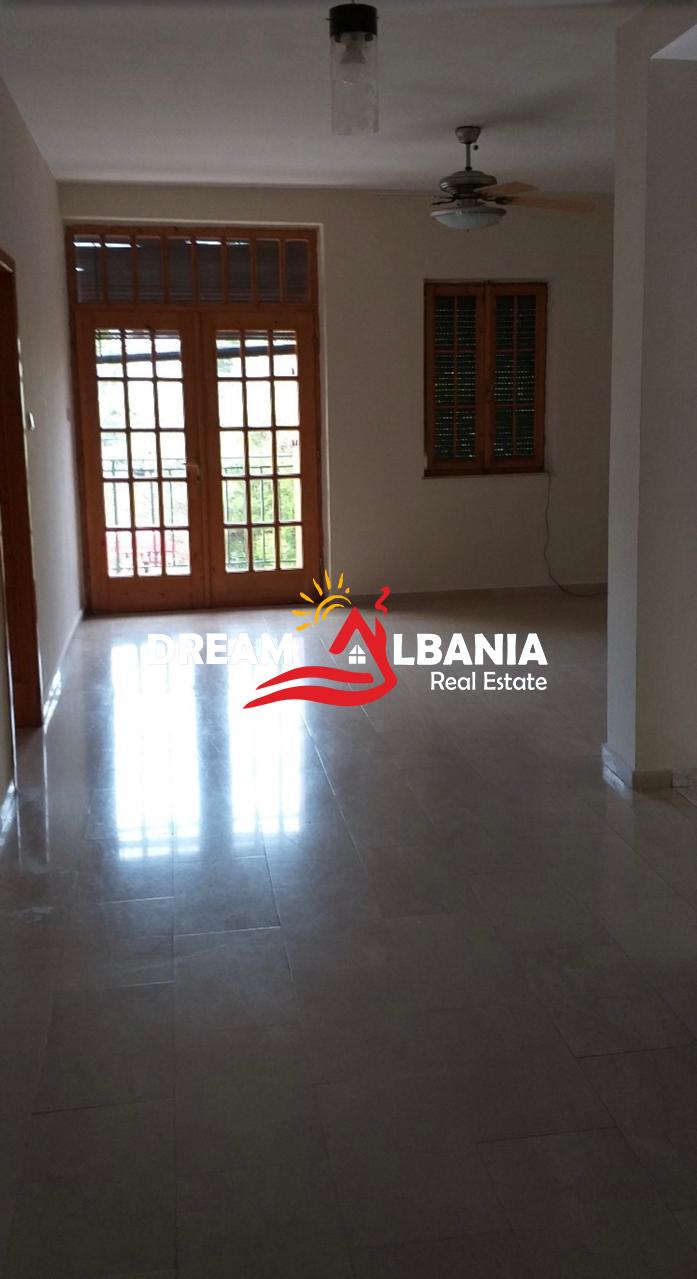 Vile 3 Kateshe ne shitje ne zonen e Don Bosco prane kompleksit Vizion Plus (ID 4151040).