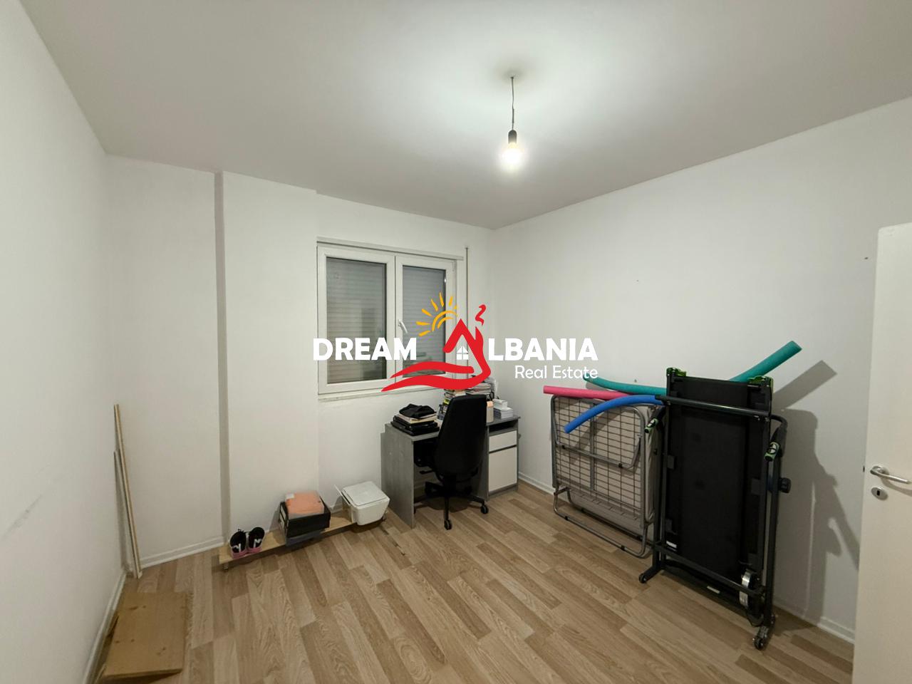 Jepet ambjent me qera te Rruga e Dibres Pran Shkolles se Bashkuar 2+1 (ID 42215587) 4
