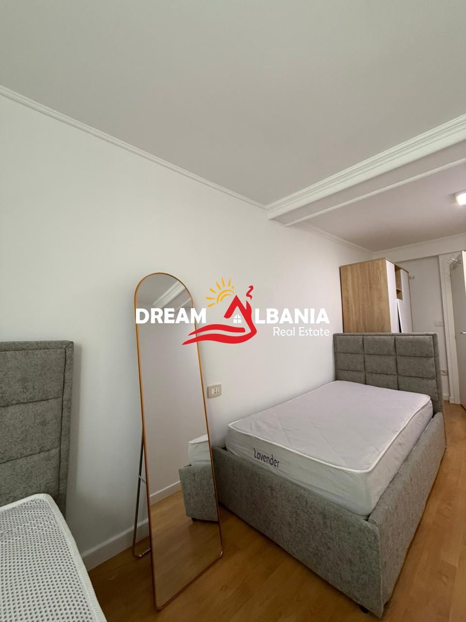 Jepet me qera apartament 2+1 ne zonen e Bllokut, Tirane (ID 42215594) 4