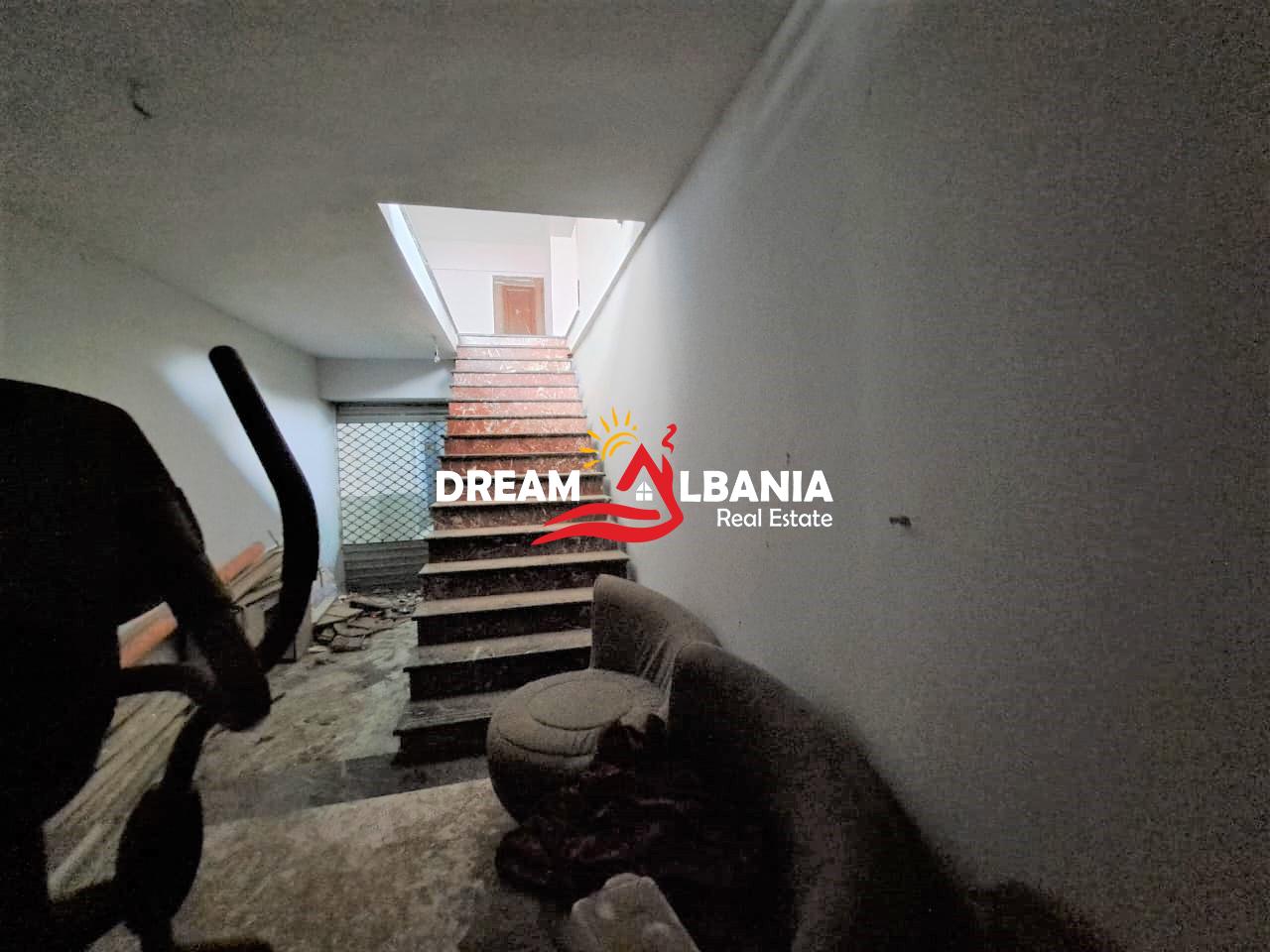 Ambient/zyra ne shitje ne rrugen Dritan Hoxha ne afersi te Procredit Bank ne Tirane (ID 4161069) 2
