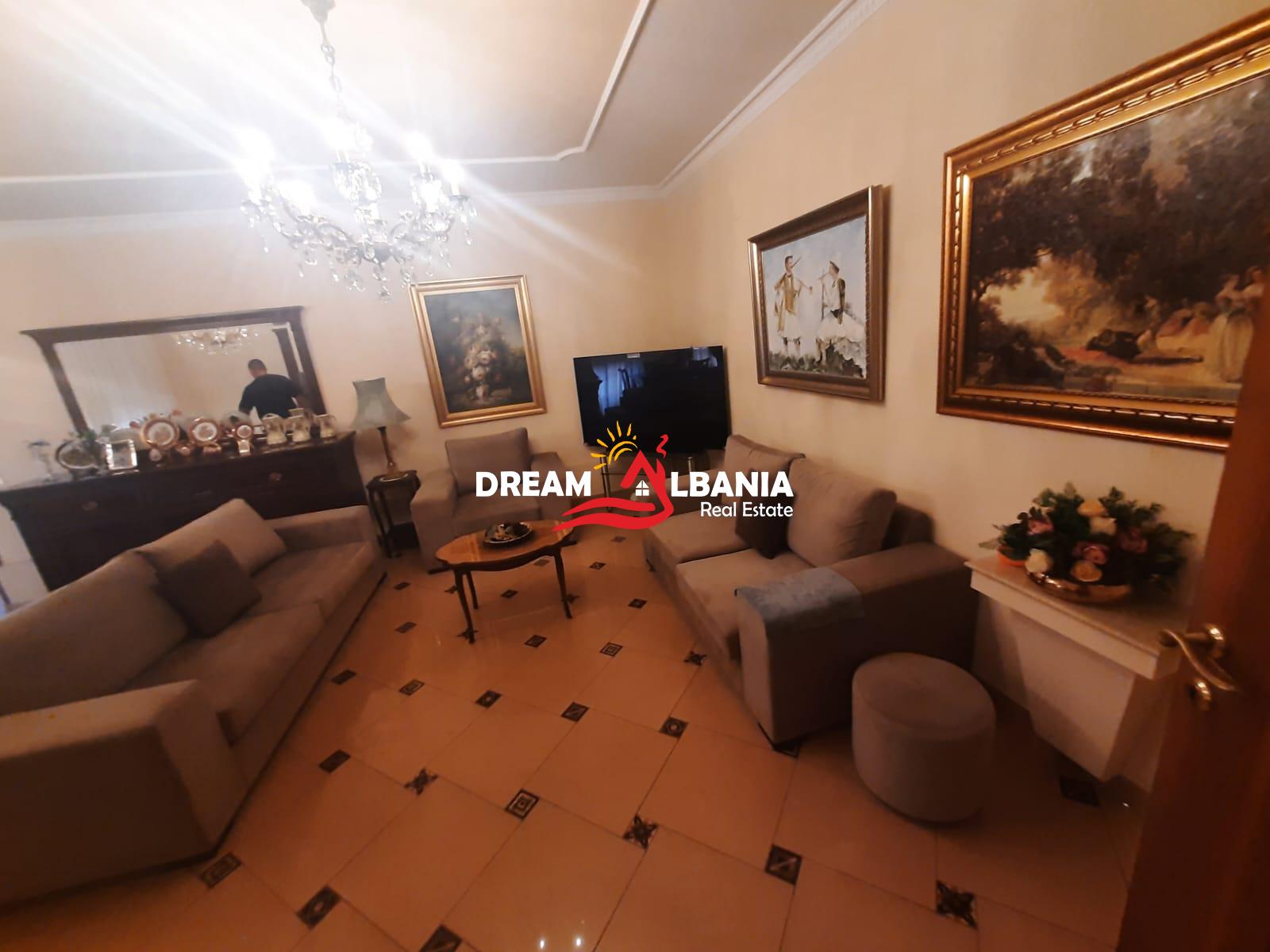 Apartamente 3+1 me qera ne qender ne Tirane (ID4231282 )