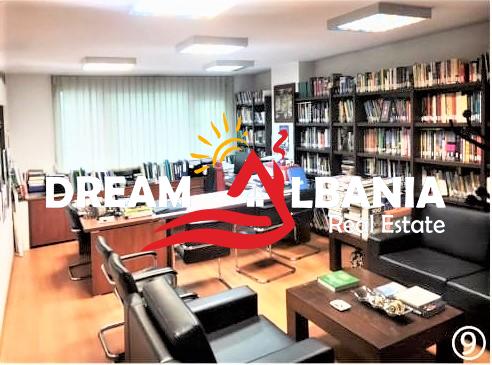Zyre dupleks ne shitje ne bllok prane librit Universitar ne Tirane (ID 4161046)