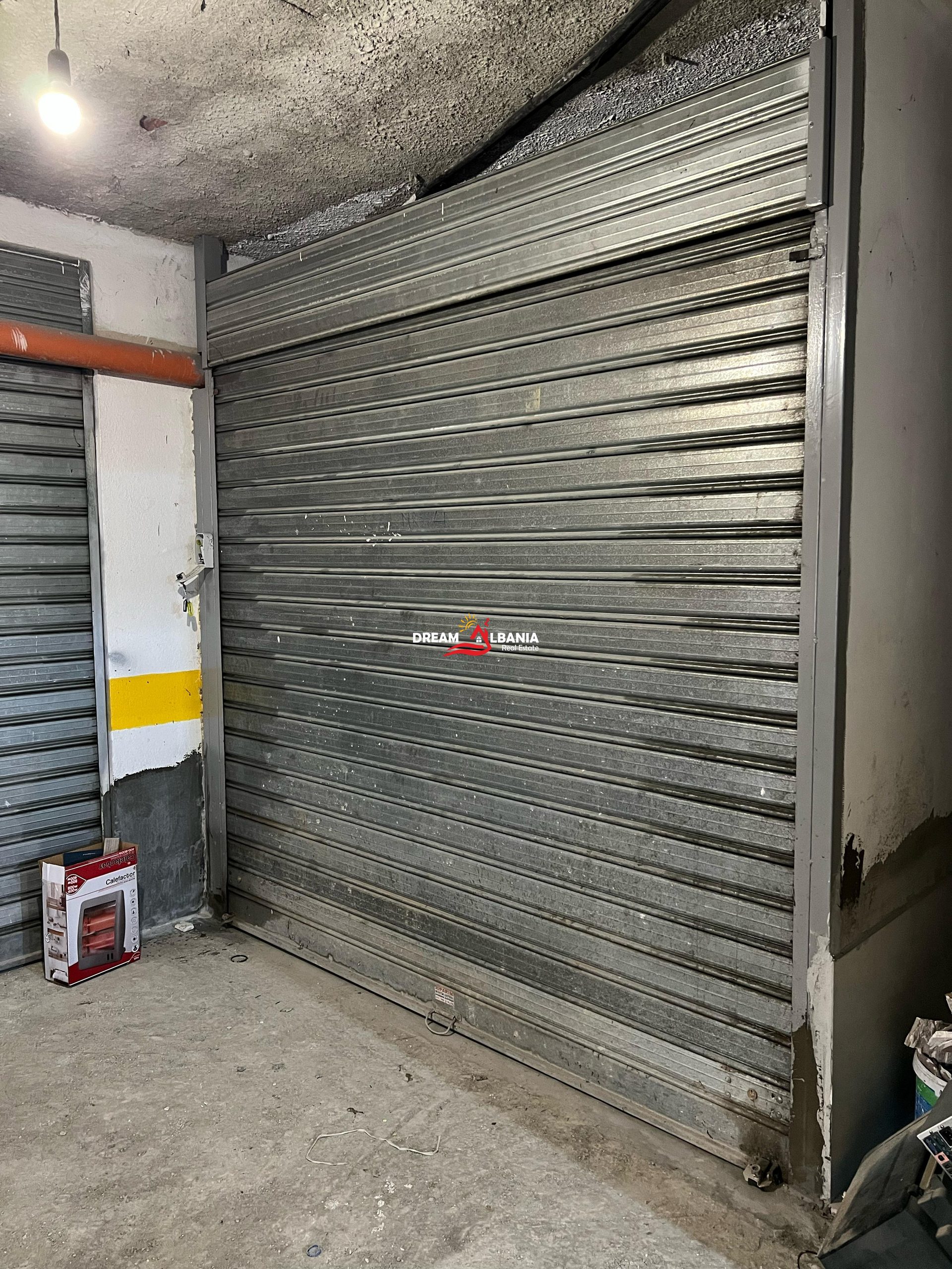 Magazine ne Shitje tek Komuna Parisit, prane Kika 2 ne Tirane (ID 4181102) 1