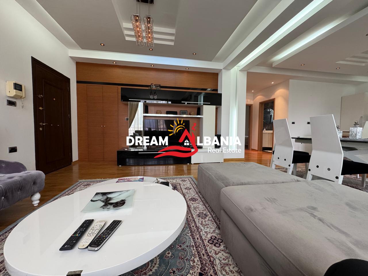 Super Apartament 2+1+2 me qera ne Bllok prane Credins Bank (ID 42214998). 2