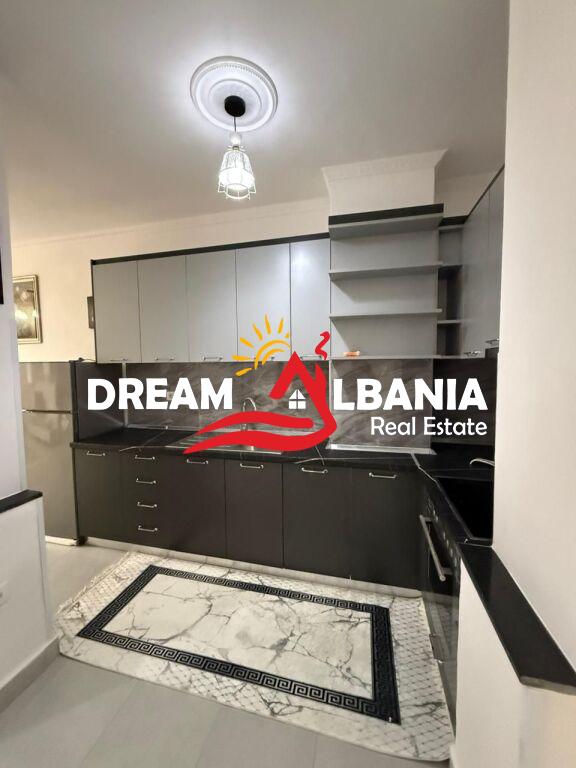Jepen me qira 2 apartamente 2+1 me 2 tualete dhe ballkon në 5 Maji(ID 42215632) 4