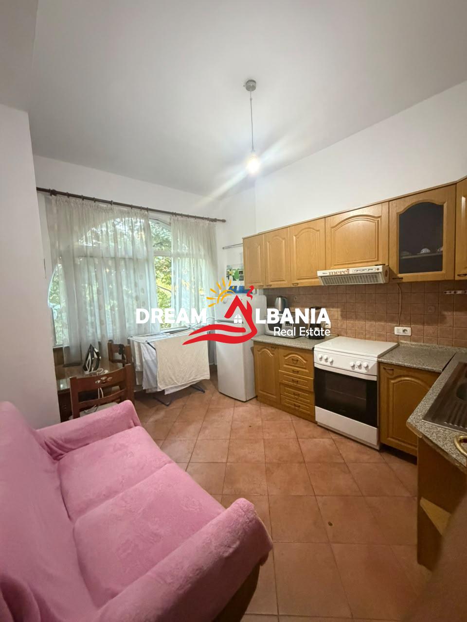 Jepet me Qira Apartament 2+1 tek Shallvaret prane mullirit te vjeter ( 4229620) 2