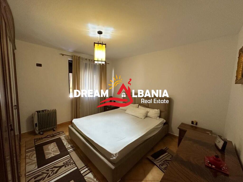 Apartament me qera 3+1+2 Banjo +3 ballkone +garazhd Ambasada Amerikane. (ID 4231502)