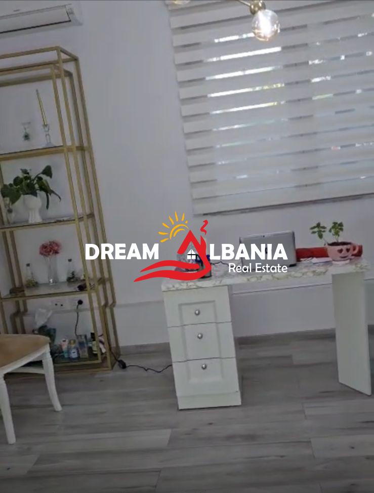Zyre me qera ne zonen e Myslym Shyrit prane Albtelecomit ne Tirane (ID 4261367) 2