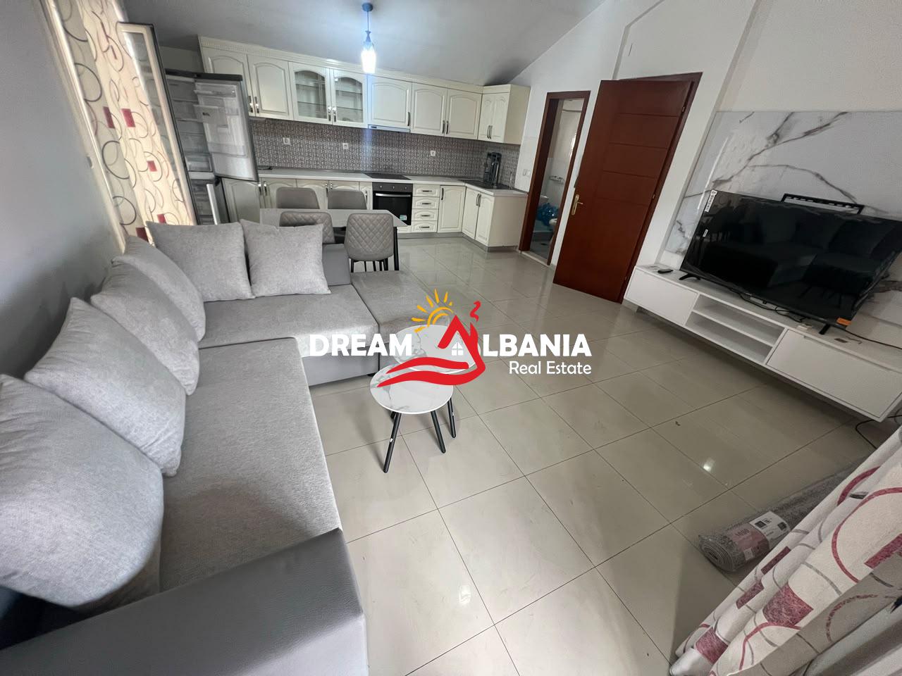 Apartament me qera 2+1 Duplex me verande tek Kristal Center afer Autostrades ID (4251466)