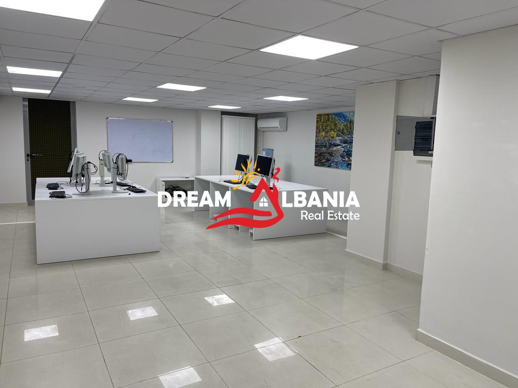 Ambjent per zyra me qera te Bulevardi i Ri rruga Jordan Misja (ID 42611207).