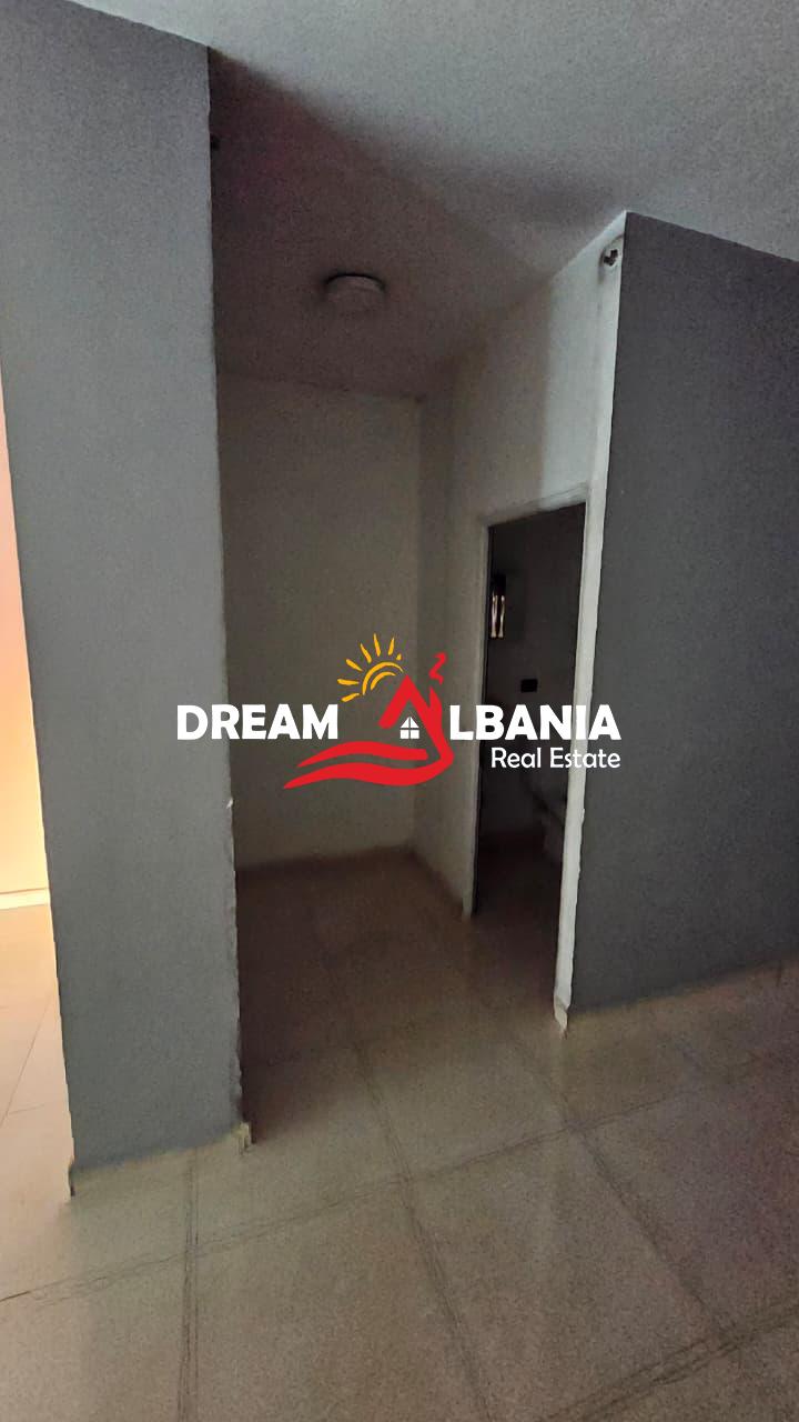 Dyqan me qera buze rruge prane EHW ne Rrugën Bardhyl, Tirane ( 42711188 ) 4