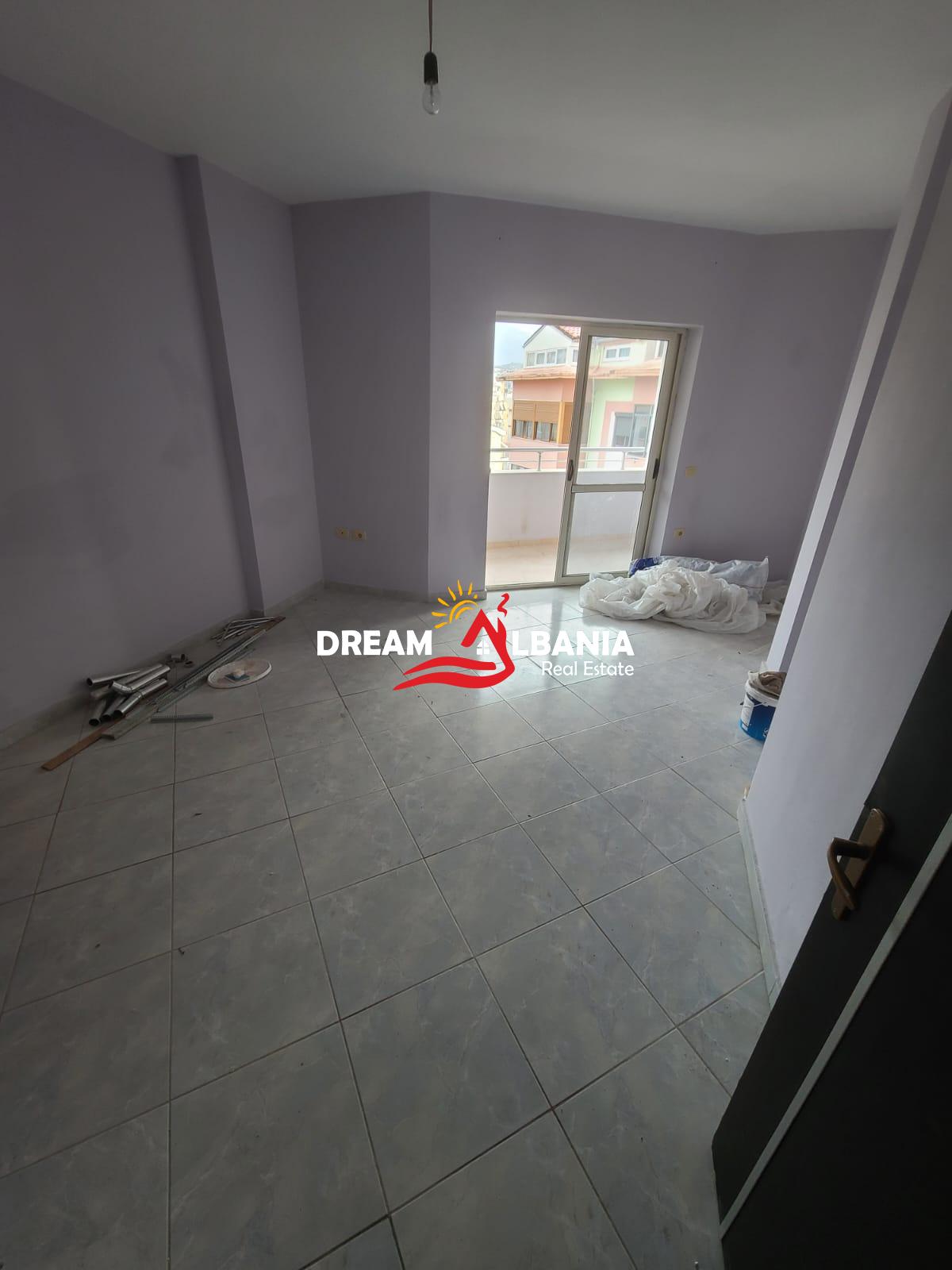 Apartament 3+1+2 WC ne Shitje ne Fresk, prane Fizikes Berthamore ne Tirane (ID 4131426) 3