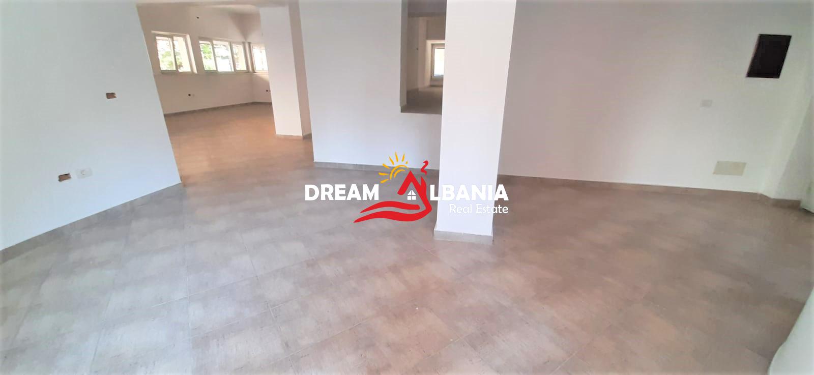Zyre/ambient me qera ne rrugen Myslym Shyri ne afersi te Karburant Kastrati ne Tirane (ID 4261780) 4