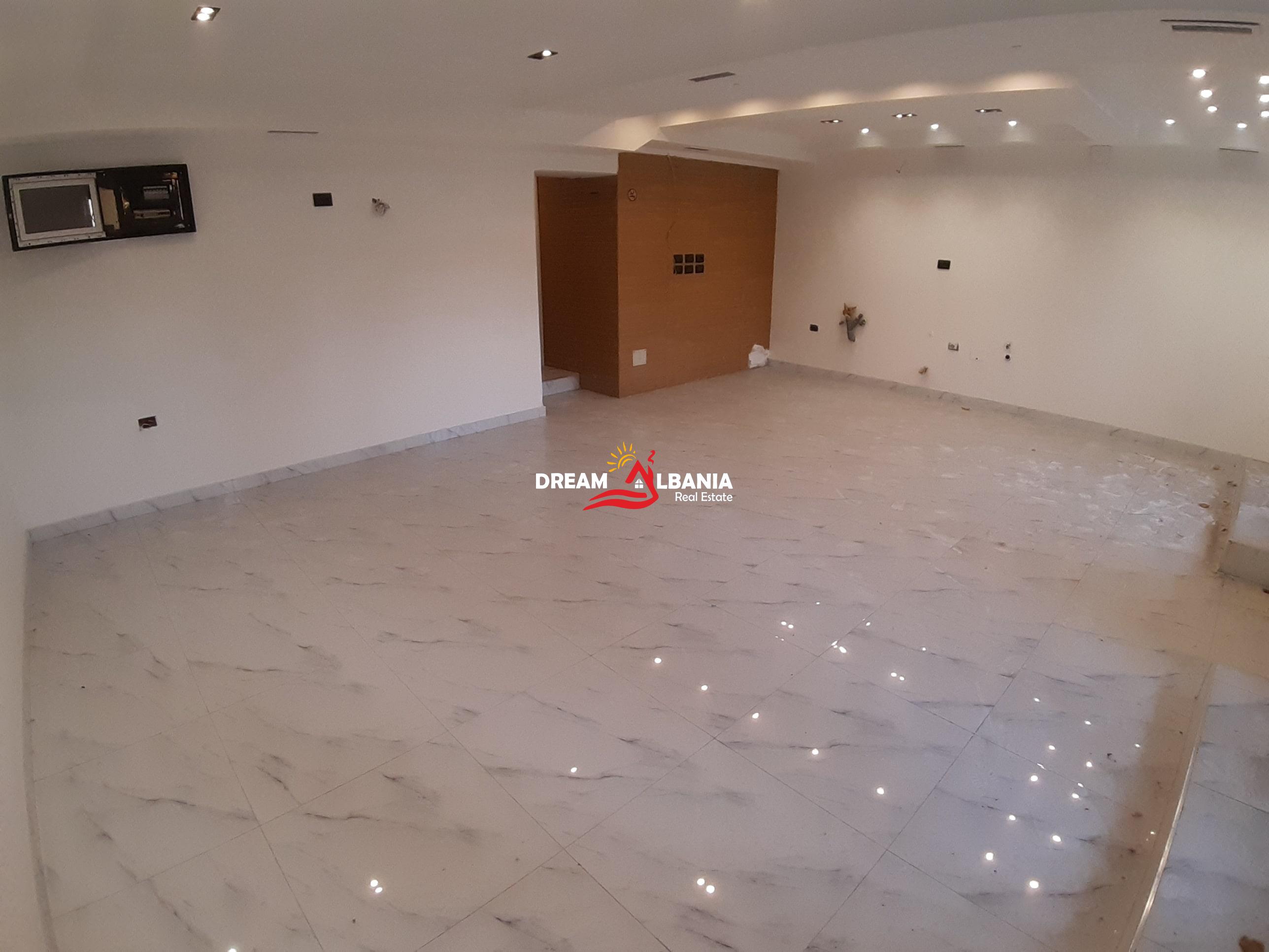 Dy dyqane gjysem bodrum ne shitje ne Bllok, Rruga Ibrahim Rrugova ne Tirane (ID 4171191)