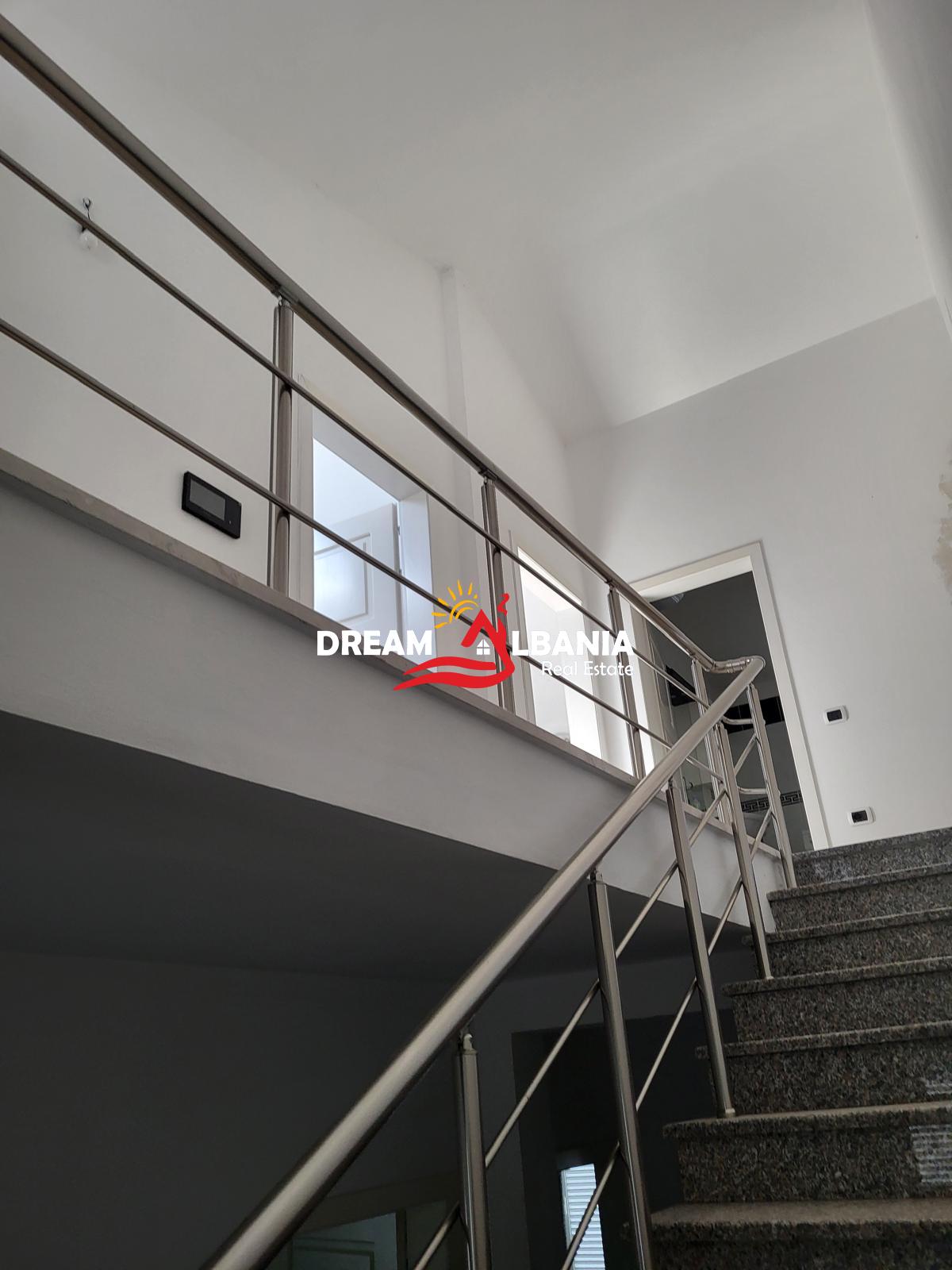 Vile ne shitje me dy hyrje te ndara, ne Sallmone te Shijakut (ID 4151226) f 2