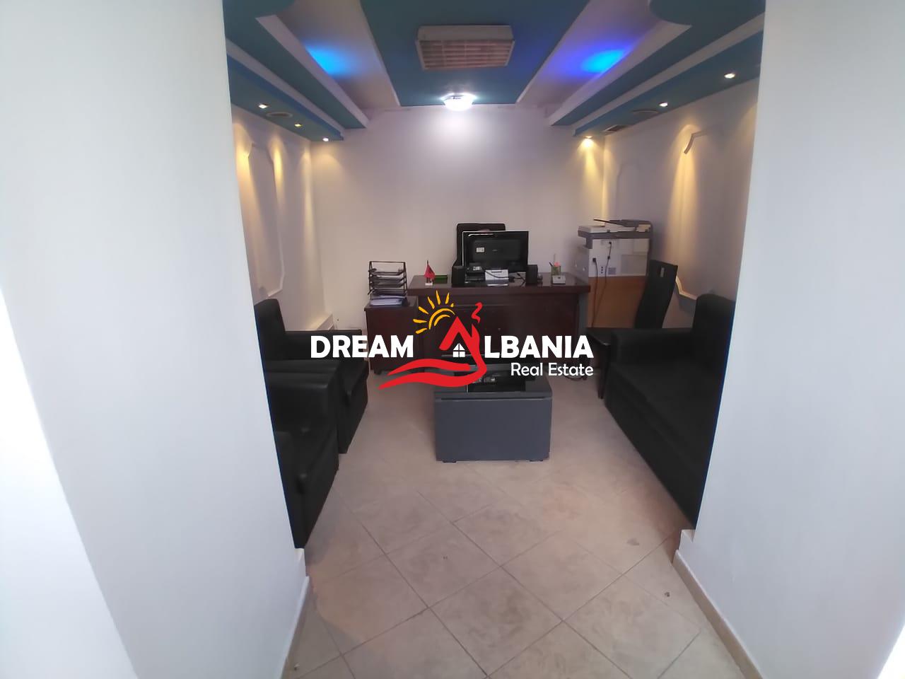 Dyqan ne shitje tek Rruga e Durresit, prane Hotel Colosseo, Tirane (ID 4171223) 2