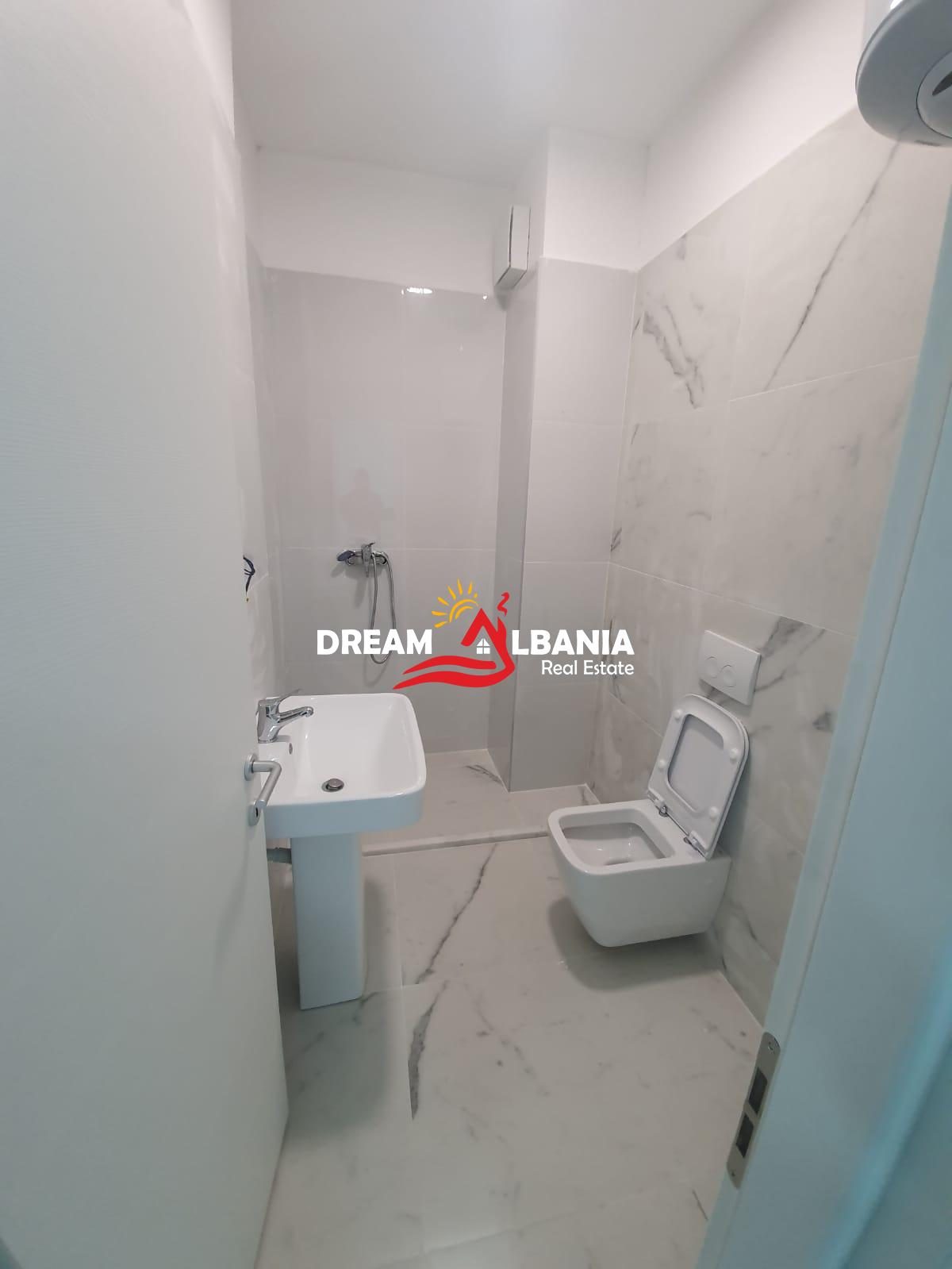 Zyre me qera tek Komuna Parisit, Kompleksi Kika 2 ne Tirane (ID 4261600)